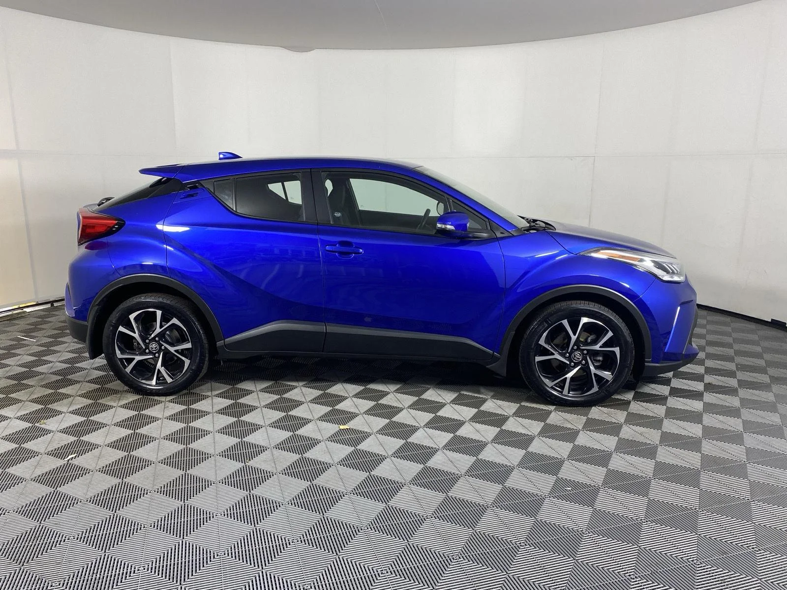 Used 2021 Blue Eclipse Metallic Toyota XLE image 9