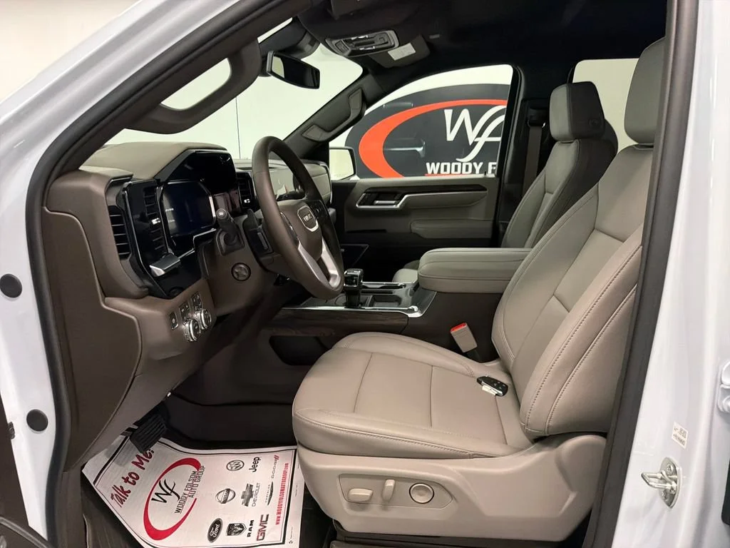 New 2026 Glacier White Tricoat GMC SLT image 9