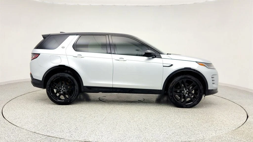 Used 2025 Hakuba Silver Metallic Land Rover Dynamic SE 4WD with 21