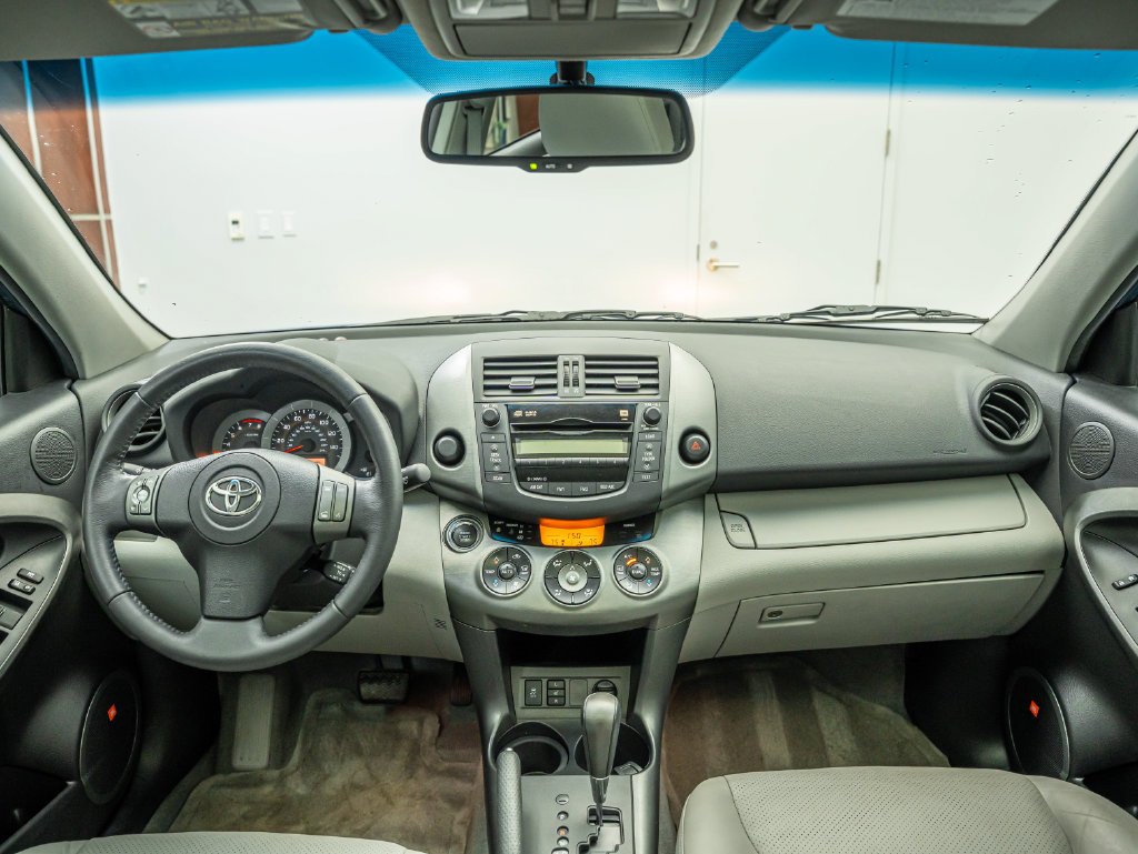 Used 2011 Pacific Blue Metallic Toyota Limited image 4