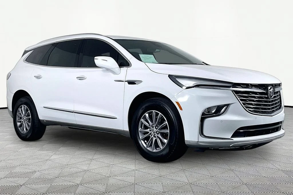 Certified Used 2024 Summit White Buick Essence image 3