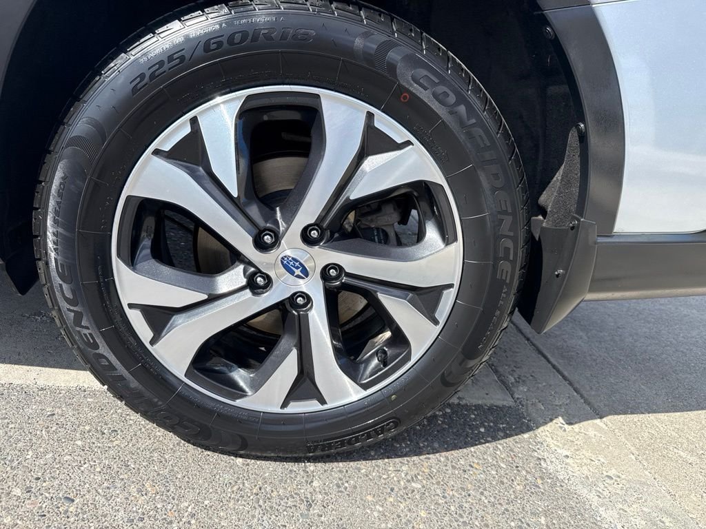 Used 2020 Ice Silver Metallic Subaru Limited image 19