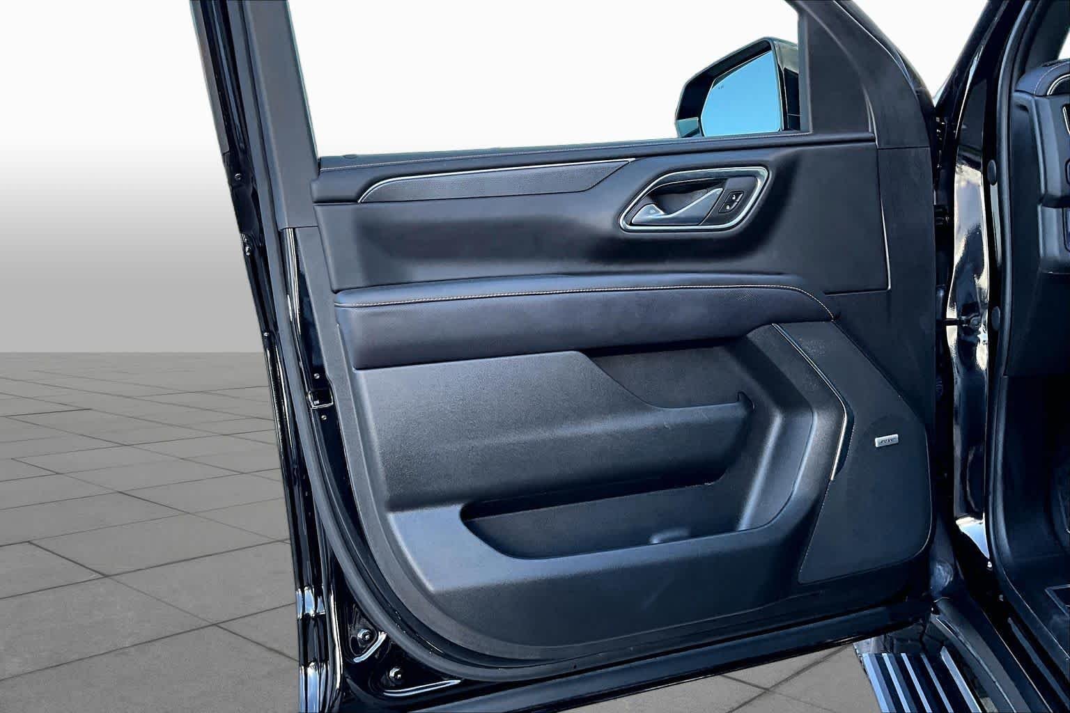 Used 2023 Onyx Black GMC AT4 image 41