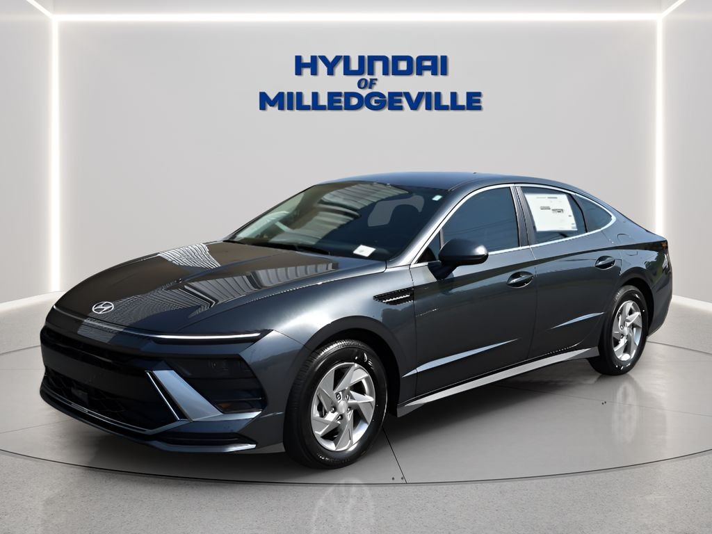 Used 2025 Portofino Gray Hyundai SE image 1