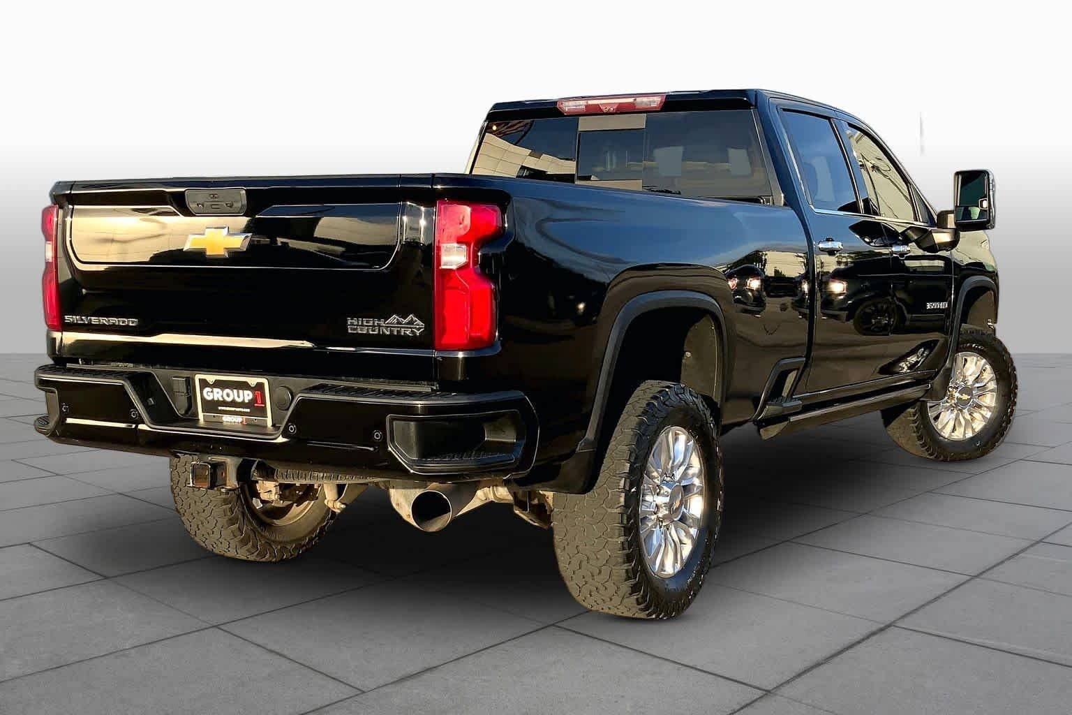 Used 2022 Black Chevrolet High Country image 13
