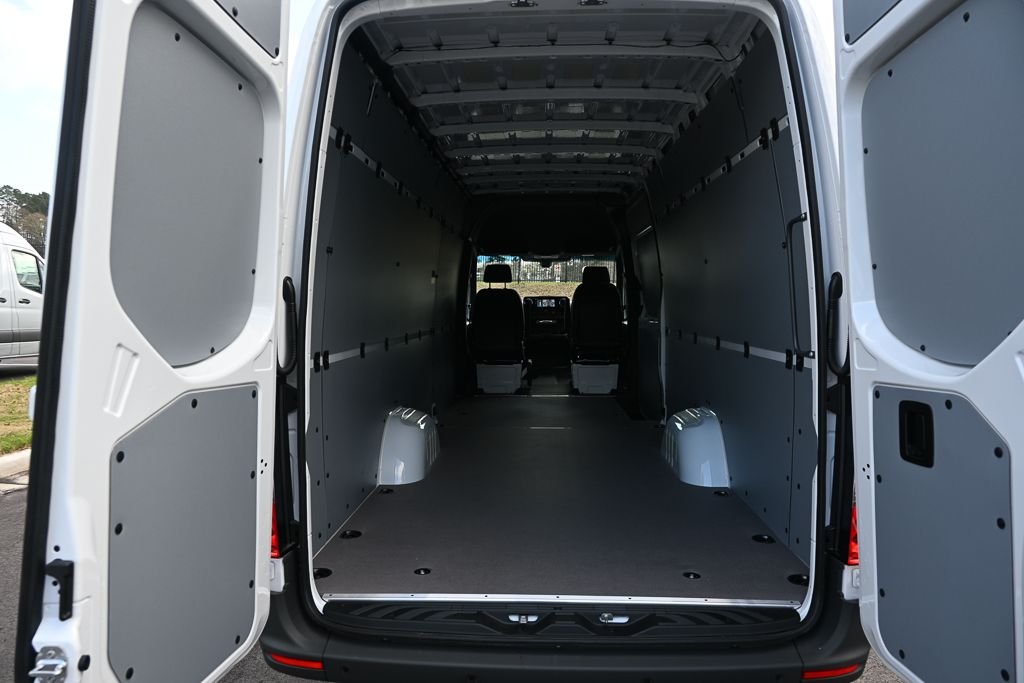 New 2026 Arctic White Mercedes-Benz Cargo 170 WB image 29
