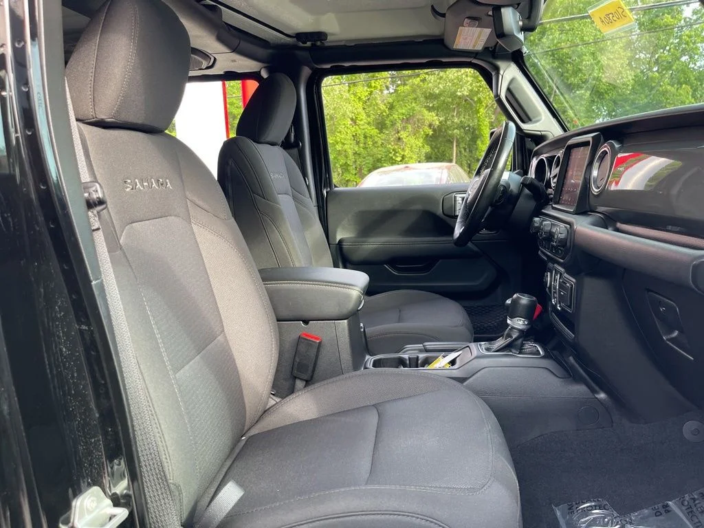 Used 2023 Black Jeep Sahara image 18