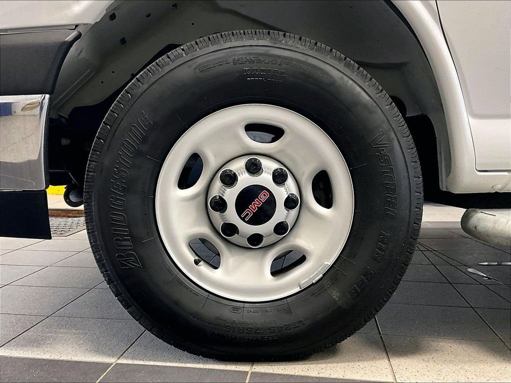 Used 2025 White GMC Work Van image 7