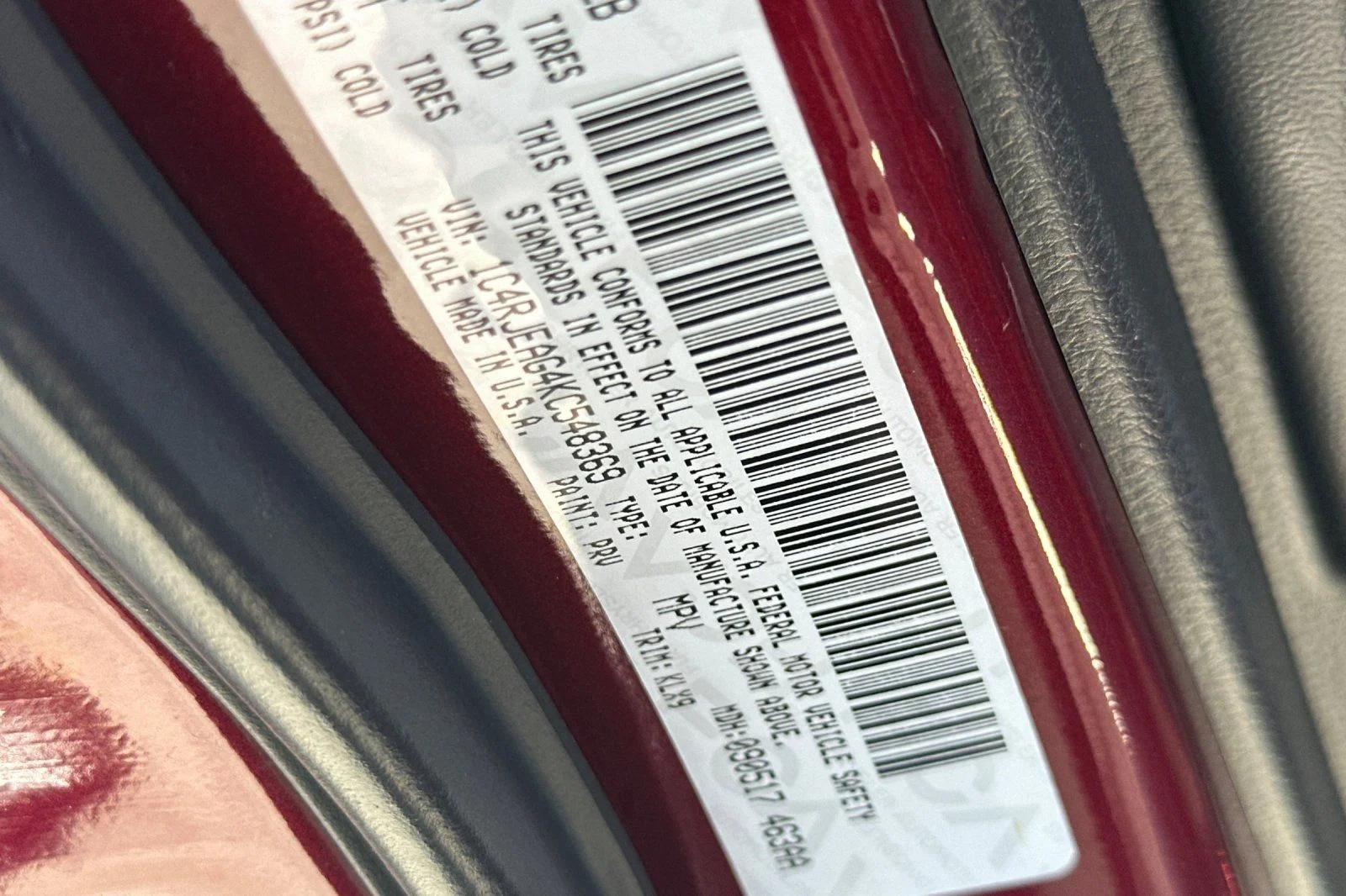 Used 2019 Red Jeep Altitude image 32