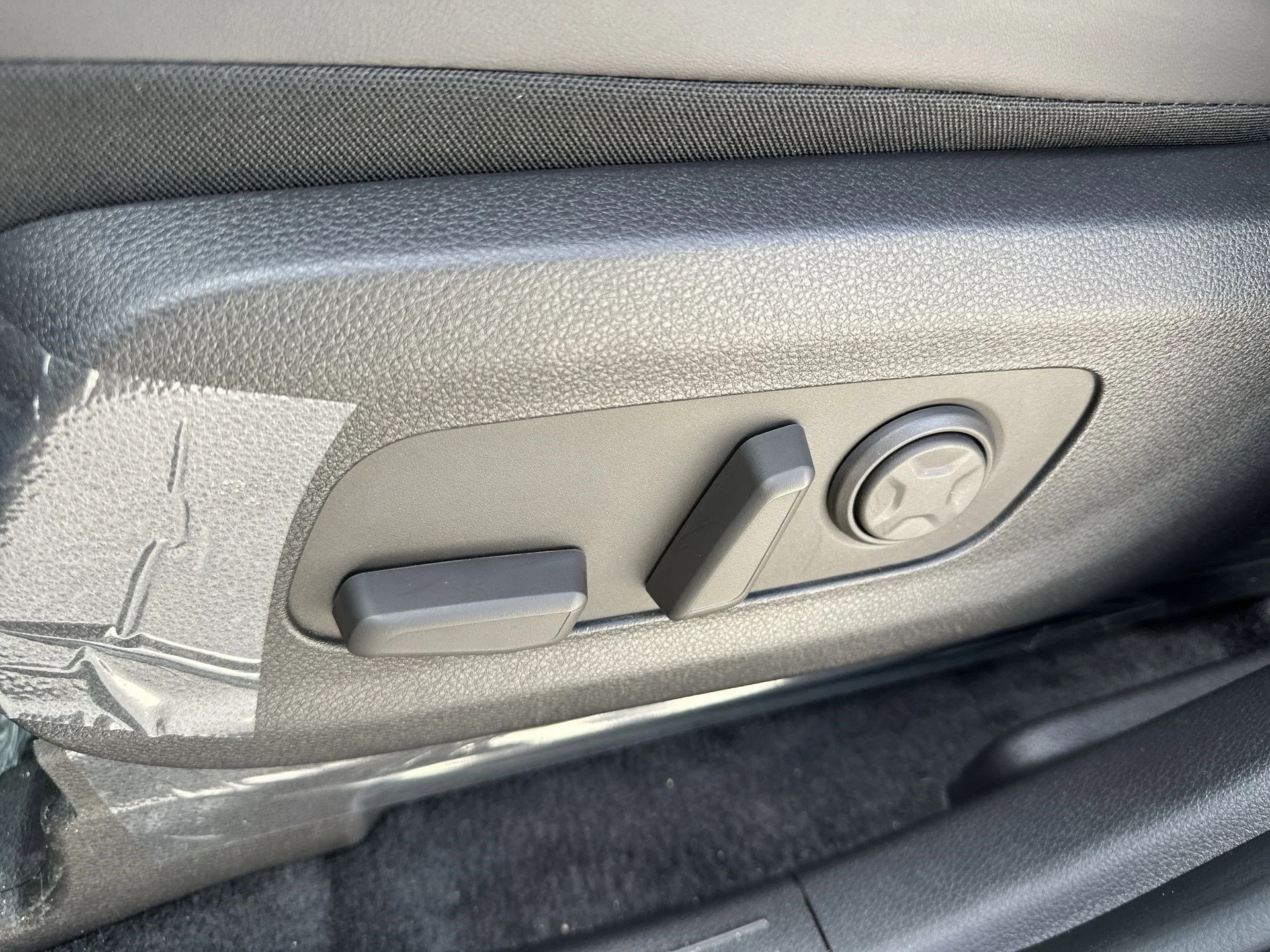 New 2026 Ceramic Silver Kia SX image 16