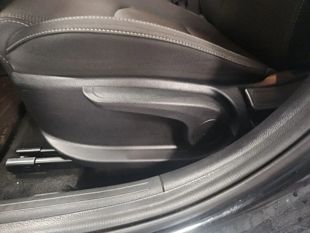 Used 2019 Black Kia LXS image 22