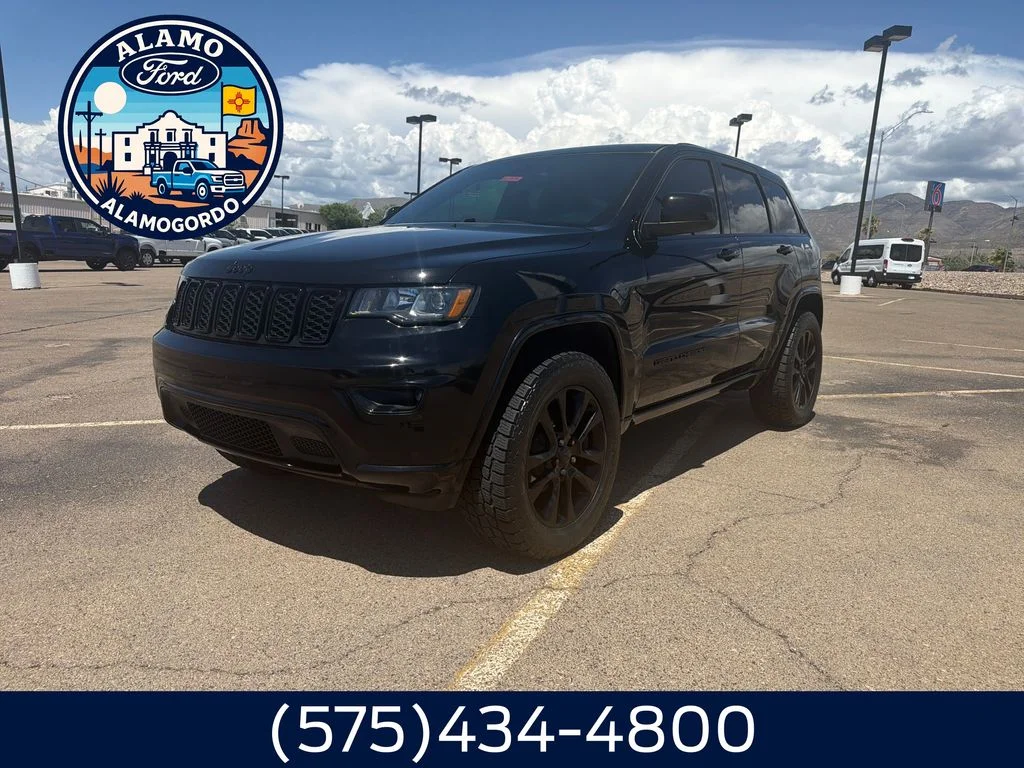 2017 Jeep Grand Cherokee Altitude 4WD's photo