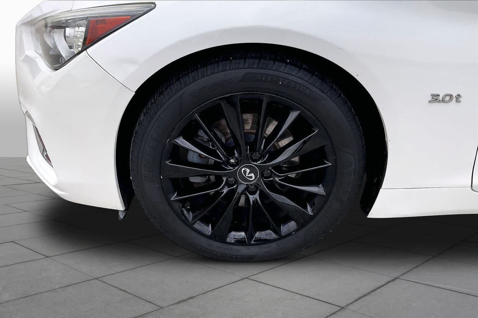 Used 2019 Pure White INFINITI 3.0t LUXE image 11