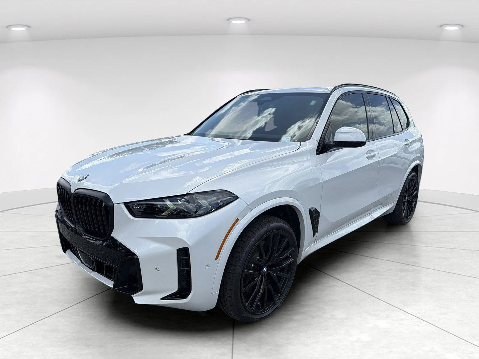 New 2026 Mineral White Metallic BMW xDrive40i image 8