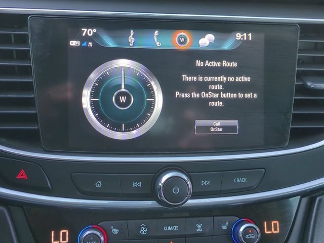 Used 2017 WHITE FROST TRICOAT Buick Essence image 17