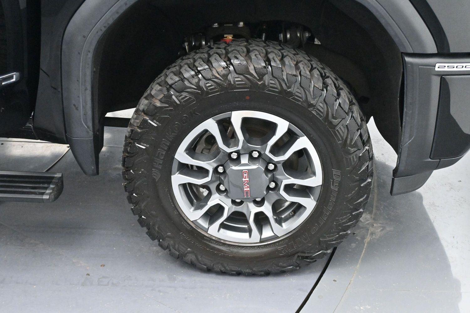 Used 2024 Onyx Black GMC AT4 image 34