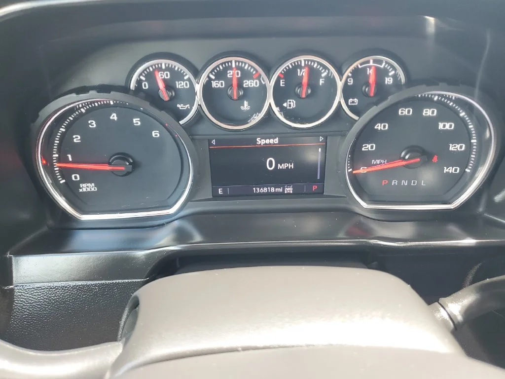 Used 2021 SILVER ICE METALLIC Chevrolet Custom image 24