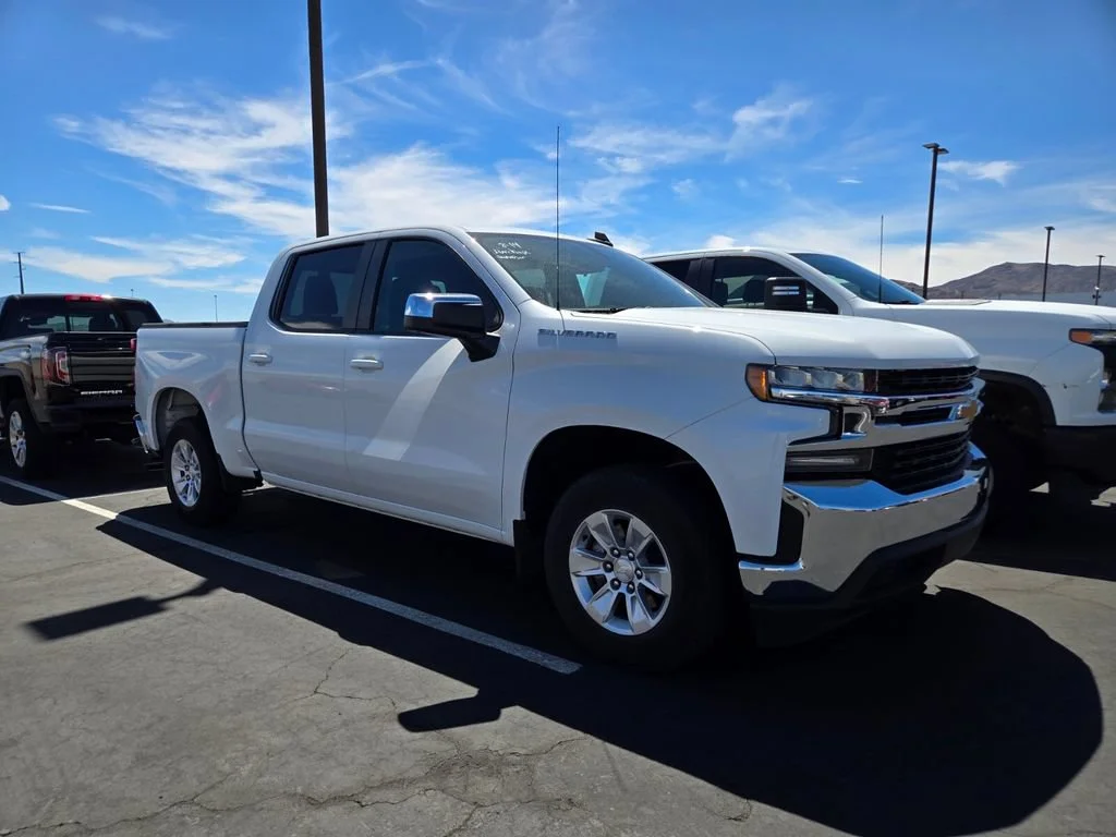 Used 2021 SUMMIT WHITE Chevrolet LT image 1