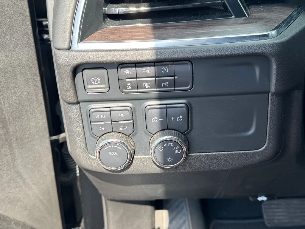 Used 2025 Black Chevrolet LT image 23