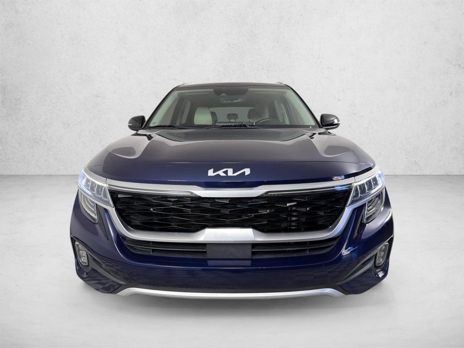 Used 2022 Dark Ocean Blue/Black Roof Kia SX image 9