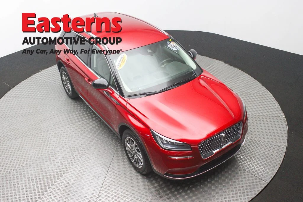 Used 2022 Red Lincoln Standard image 3