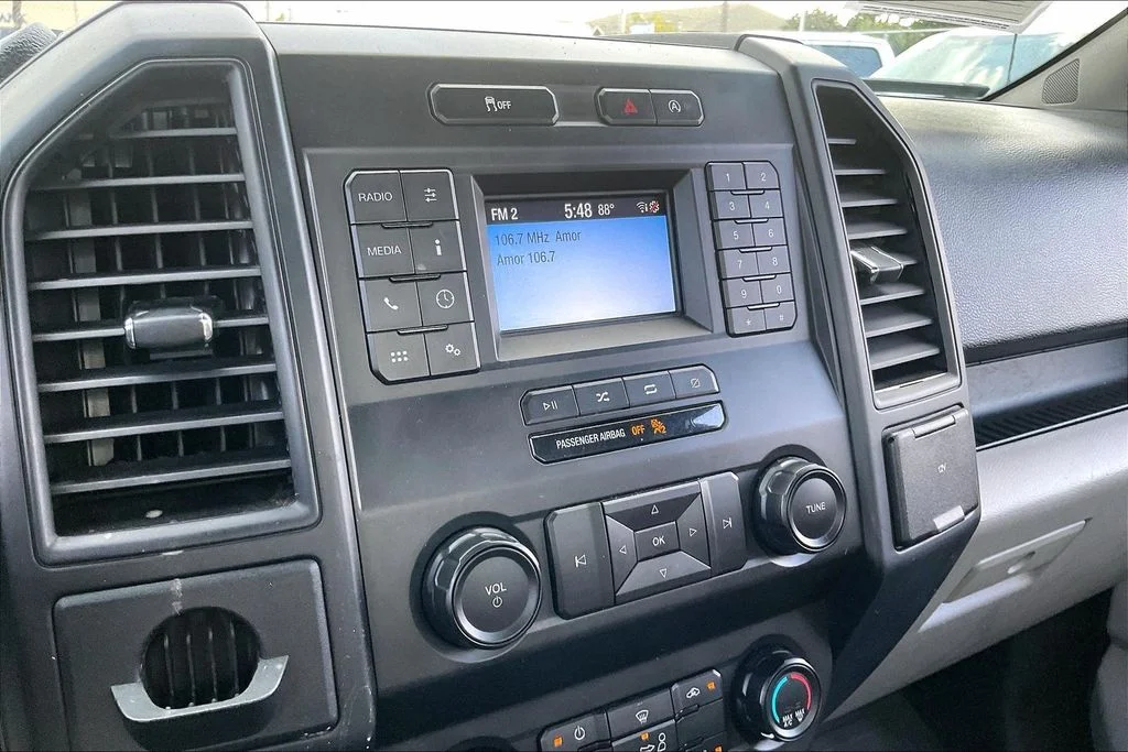 Used 2019 White Ford XL image 5