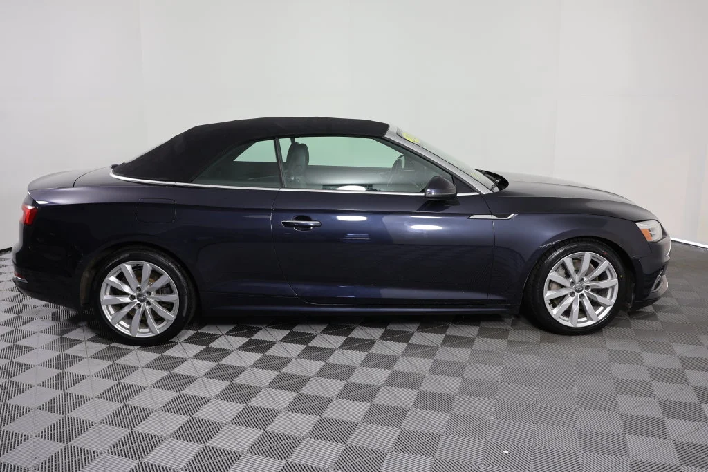 Used 2018 Moonlight Blue Audi 2.0T Premium image 9