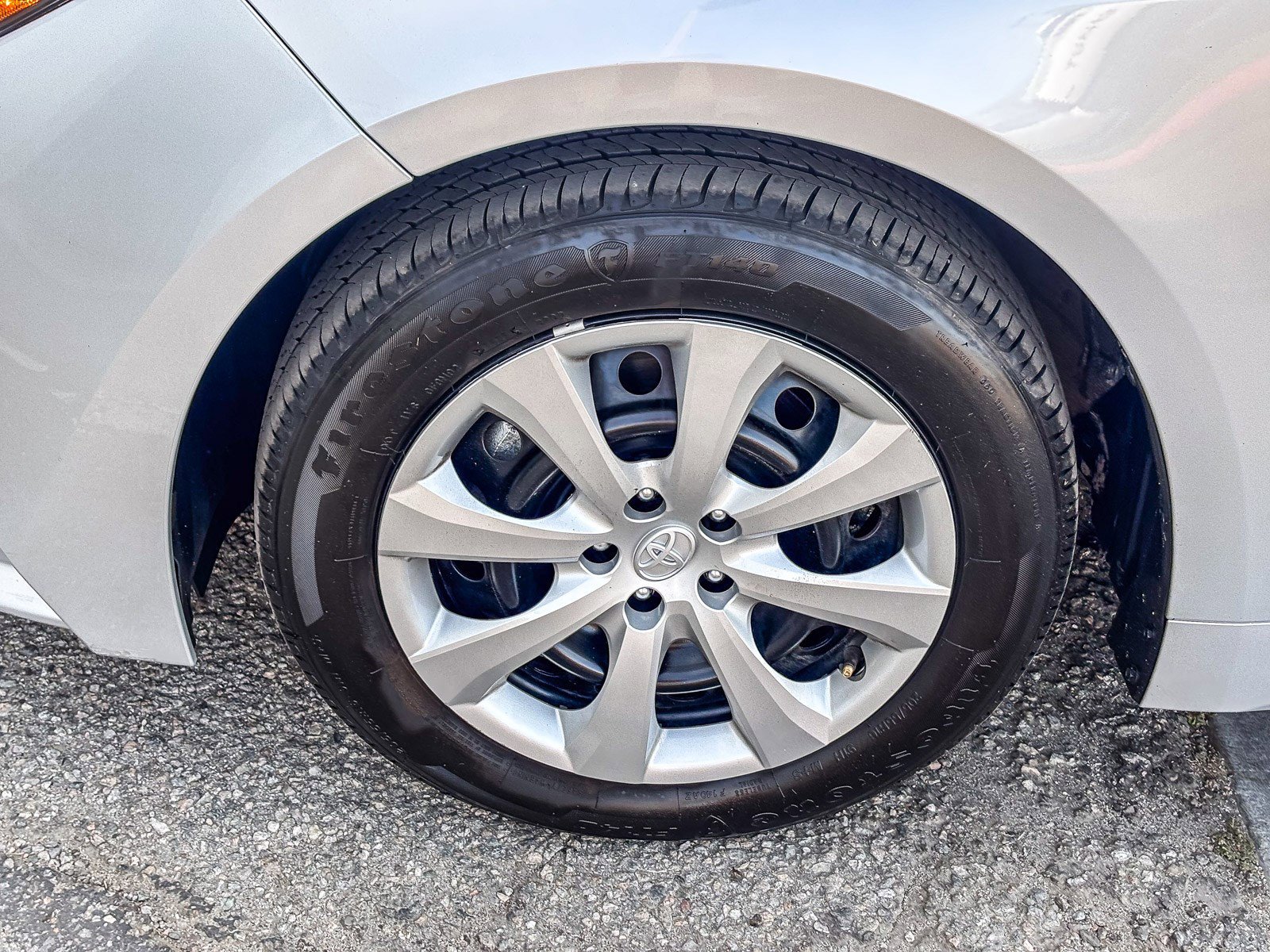 2025 Toyota Corolla LE - Photo 10