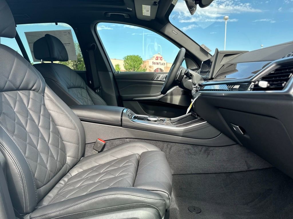 New 2026 Mineral White Metallic BMW M60i image 26