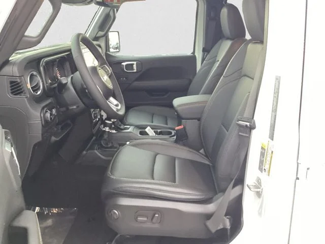 New 2026 Bright White Clearcoat Jeep 4-DOOR SAHARA image 10