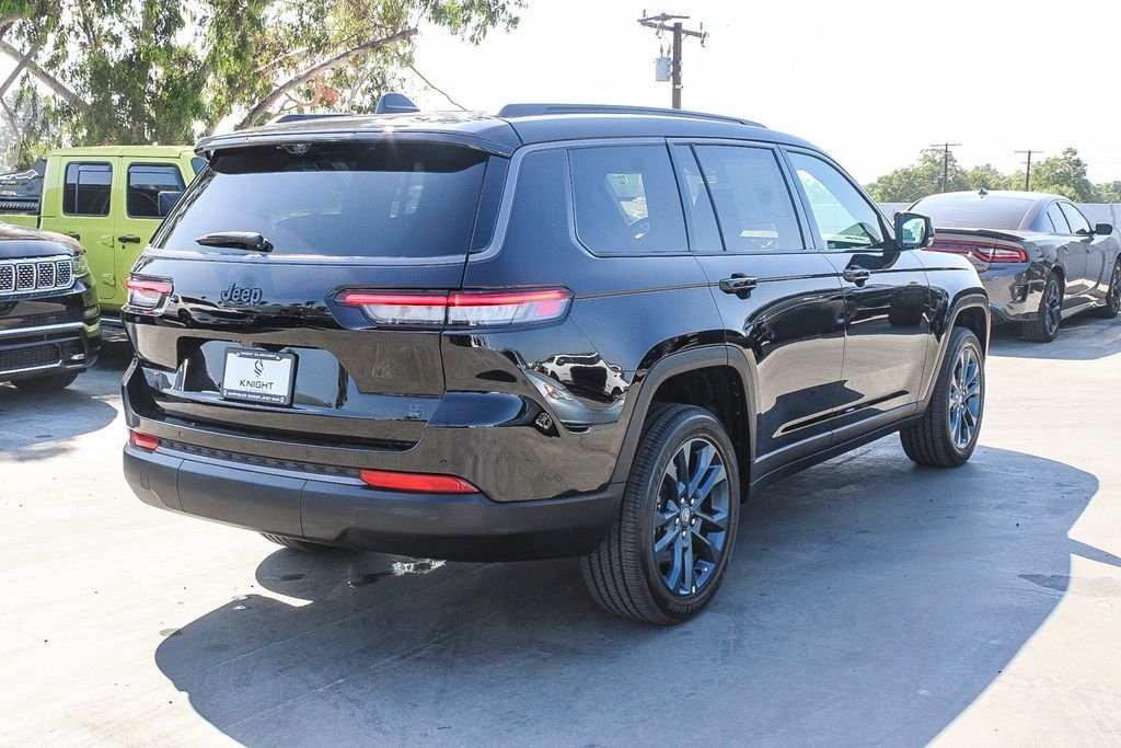 New 2026 Diamond Black Jeep 85th Anniversary Edition image 9