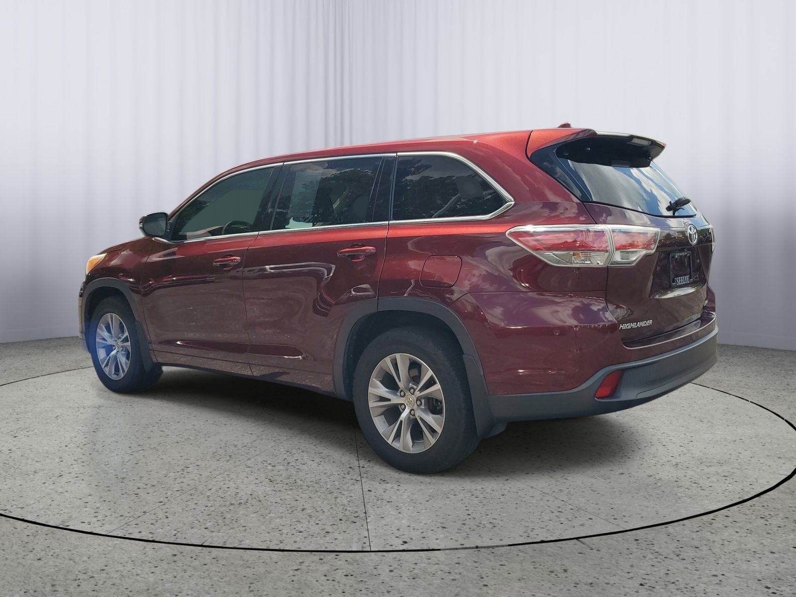 Used 2015 Red Toyota LE Plus V6 image 3