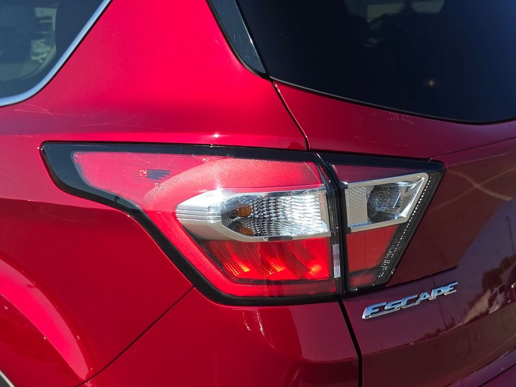 Used 2018 Red Ford SEL image 15