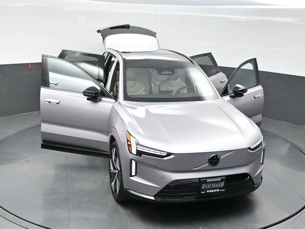 New 2026 Aurora Silver Volvo Ultra image 33