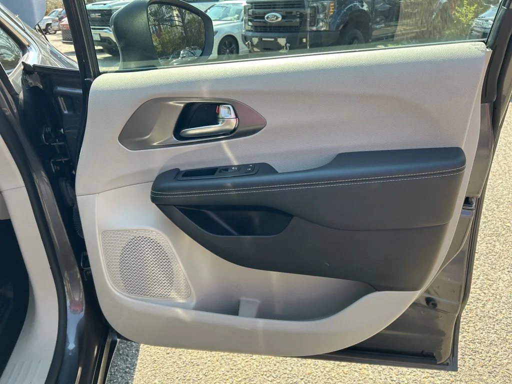 Used 2023 Gray Chrysler Touring L image 24