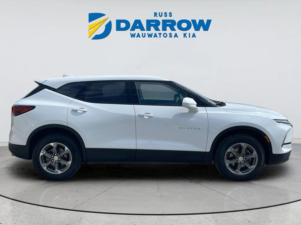 Used 2023 White Chevrolet LT image 6