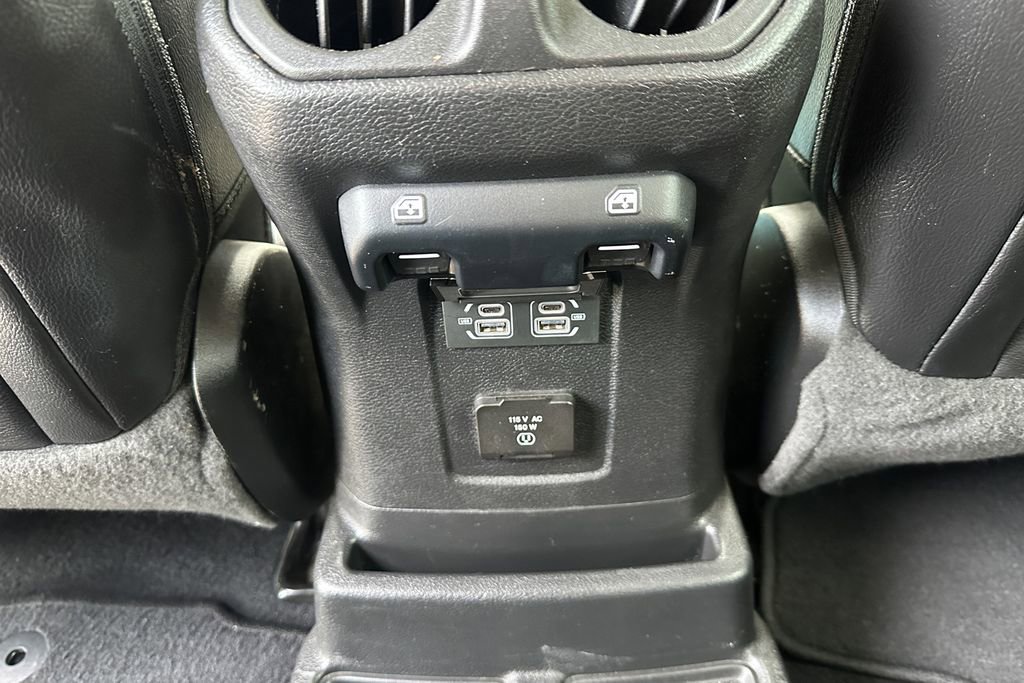 Used 2023 Grey Jeep Sahara image 27