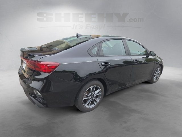 Used 2024 Black Kia LXS image 12