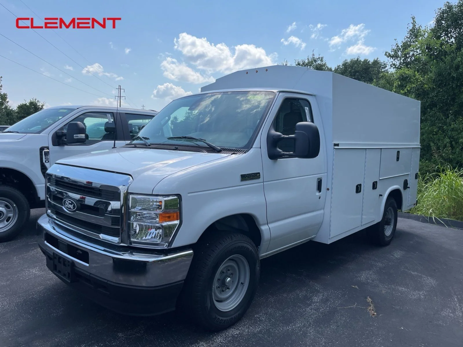 2026 Ford E-Series SRW E-350 Super Duty 138 in WB's photo