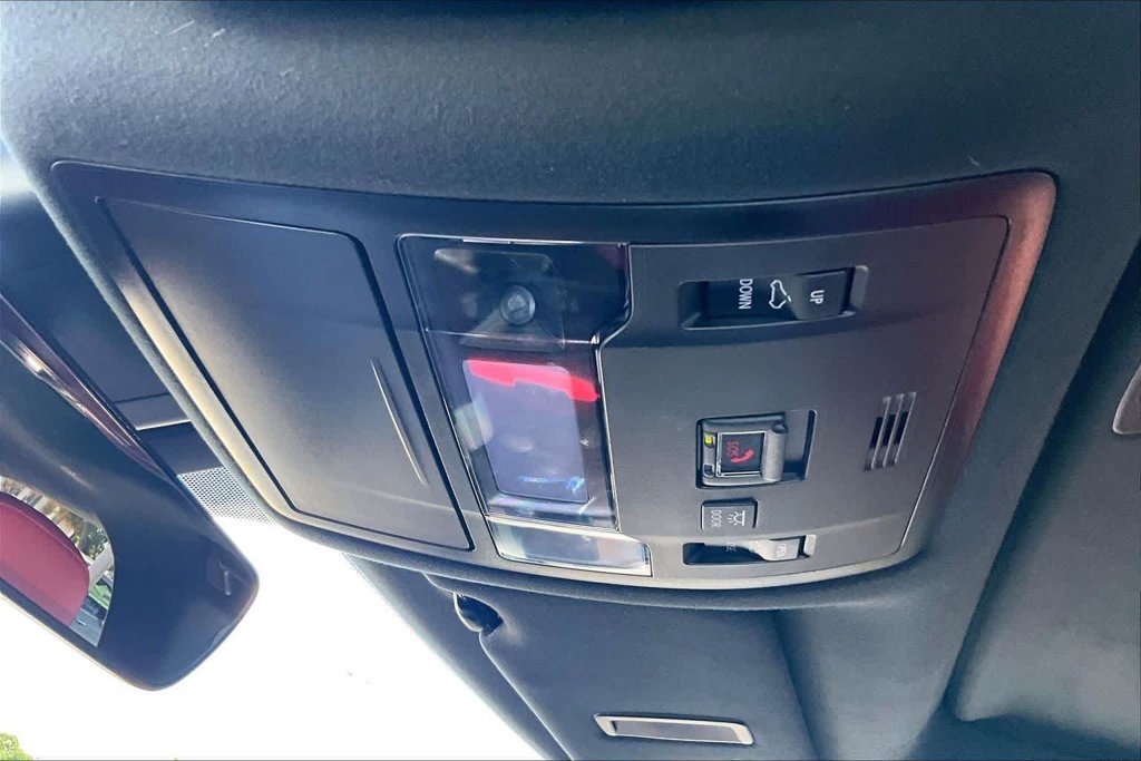 Used 2022 White Lexus 350 F Sport Handling image 32