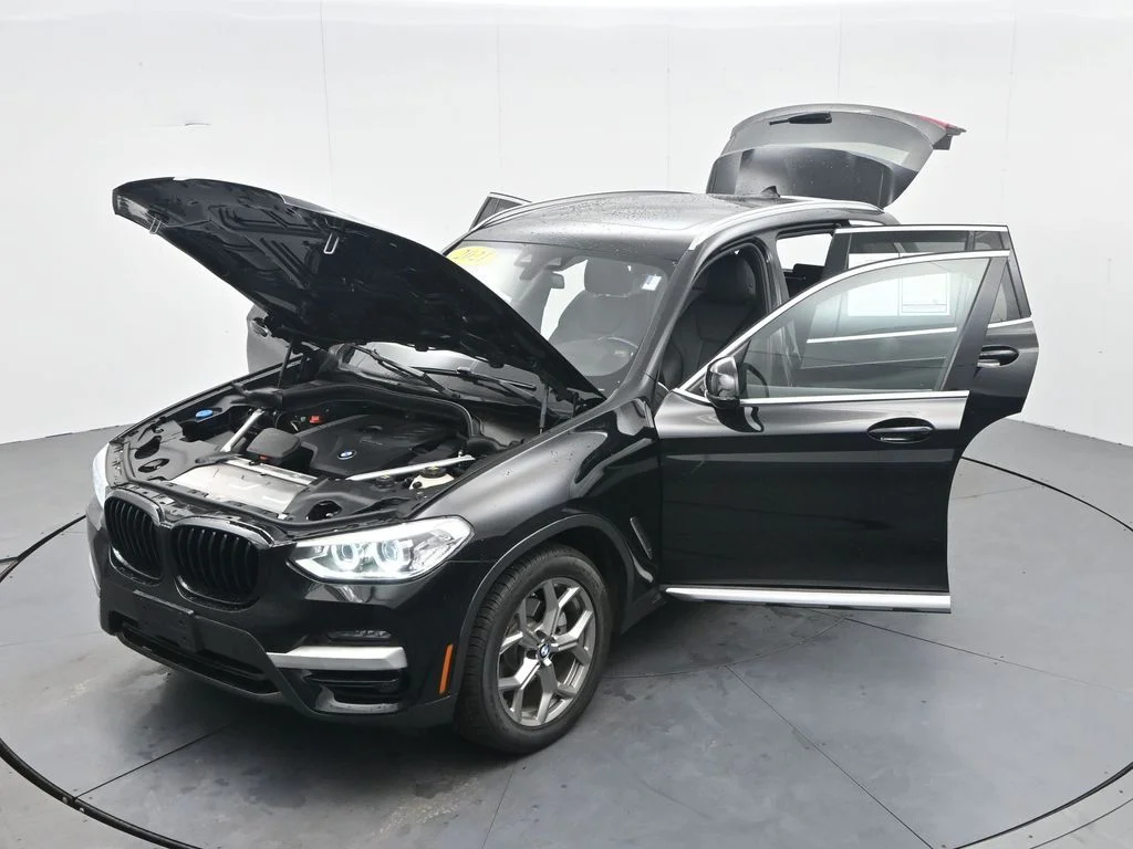 Used 2021 Black BMW xDrive30i image 40