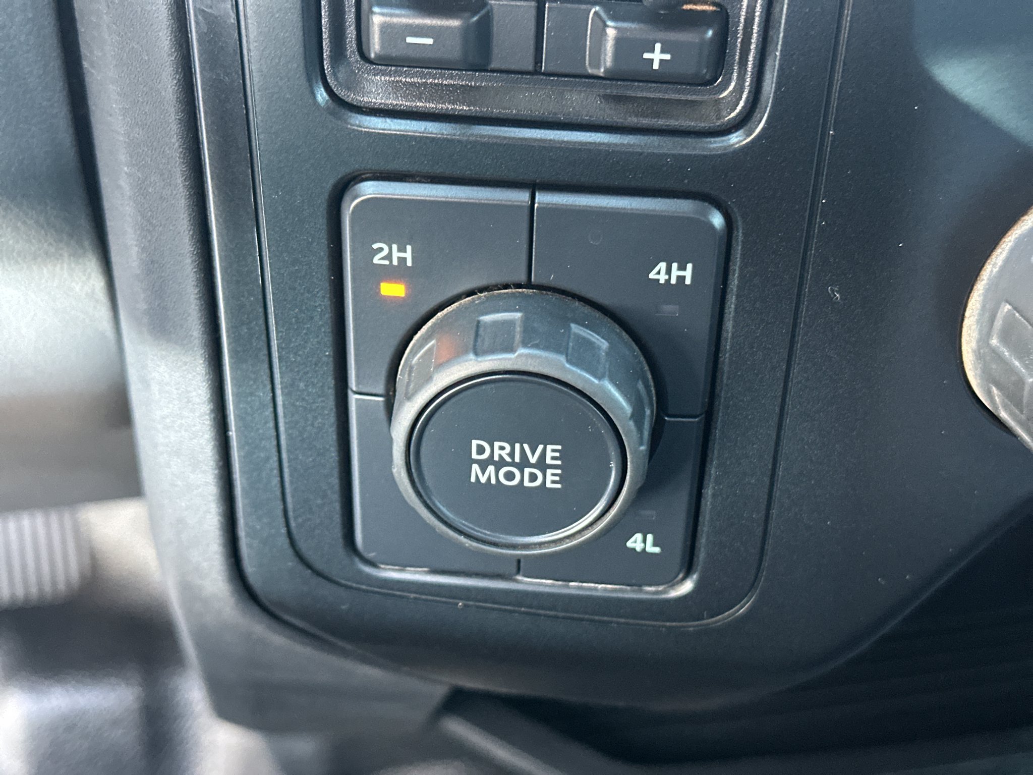 Used 2023 Oxford White Ford XL image 26