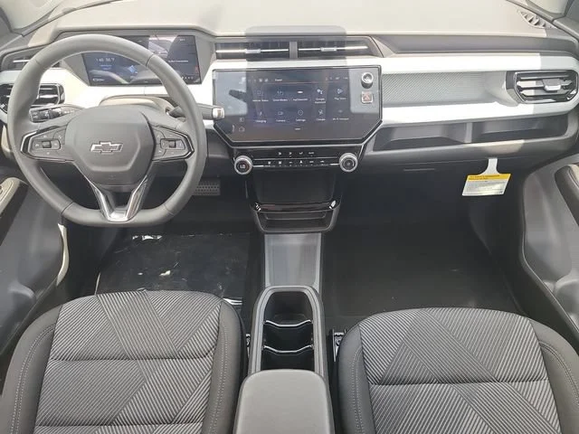 New 2027 Summit White Chevrolet LT image 10