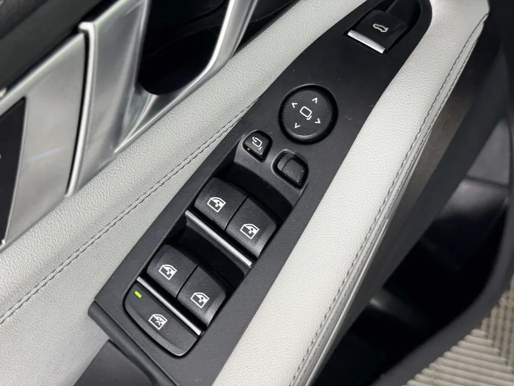Certified Used 2023 White BMW xDrive40i image 18
