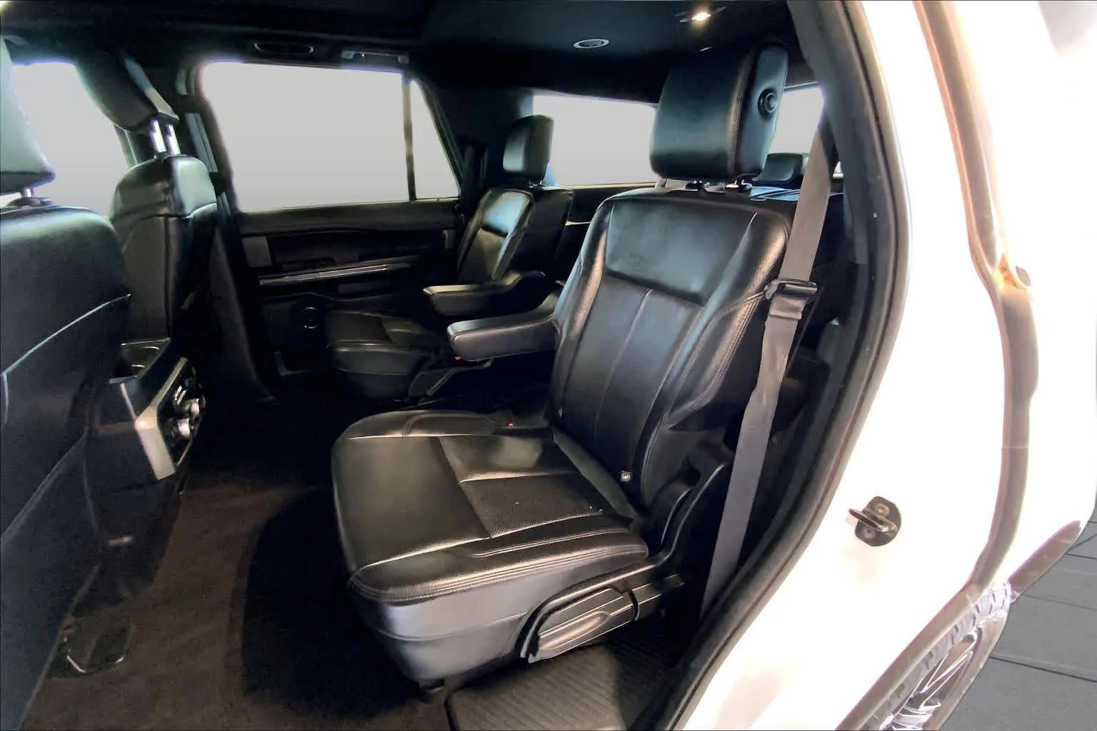 Used 2020 Oxford White Ford XLT image 21
