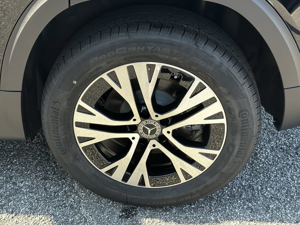 New 2026 Night Black Mercedes-Benz GLB 250 image 60