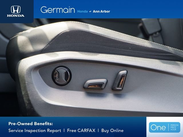 Used 2023 Silver Metallic Volkswagen 2.0T SE image 19