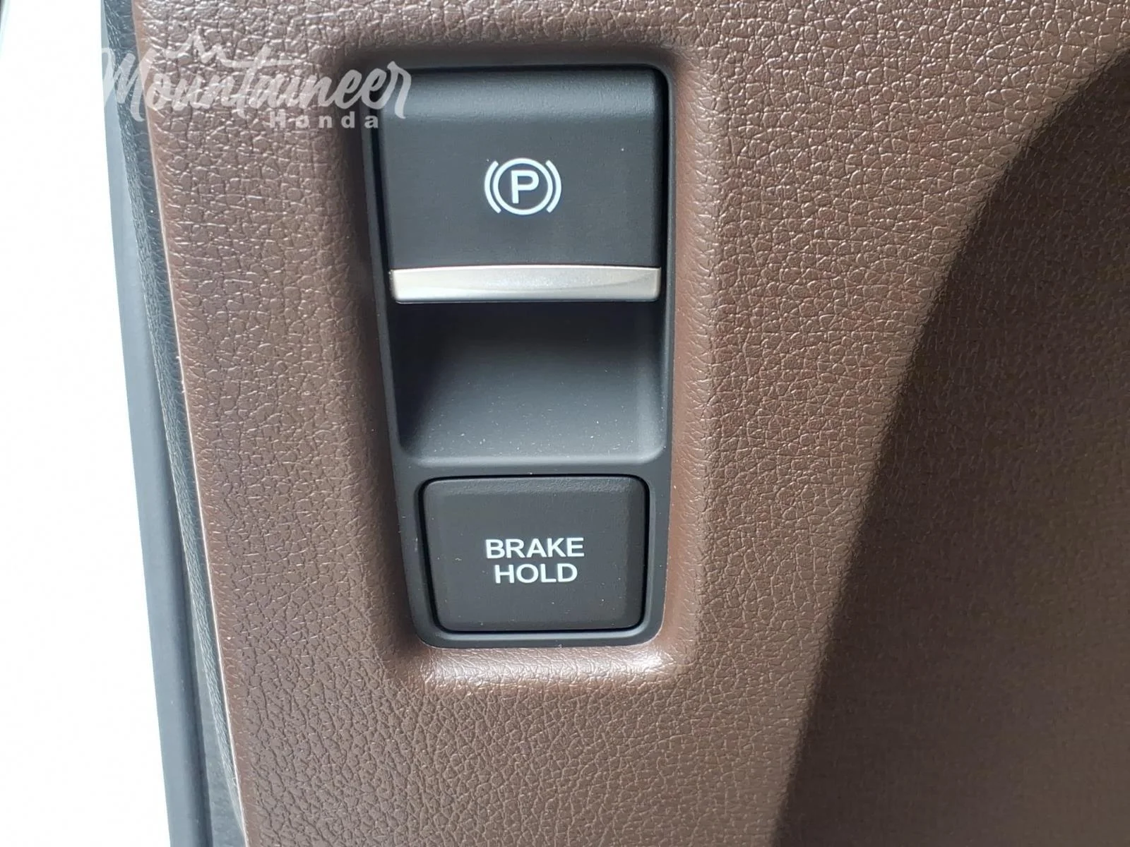 Used 2025 Platinum White Pearl Honda Touring image 31