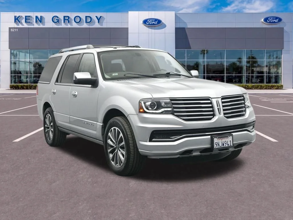 2017 Lincoln Navigator Select's photo