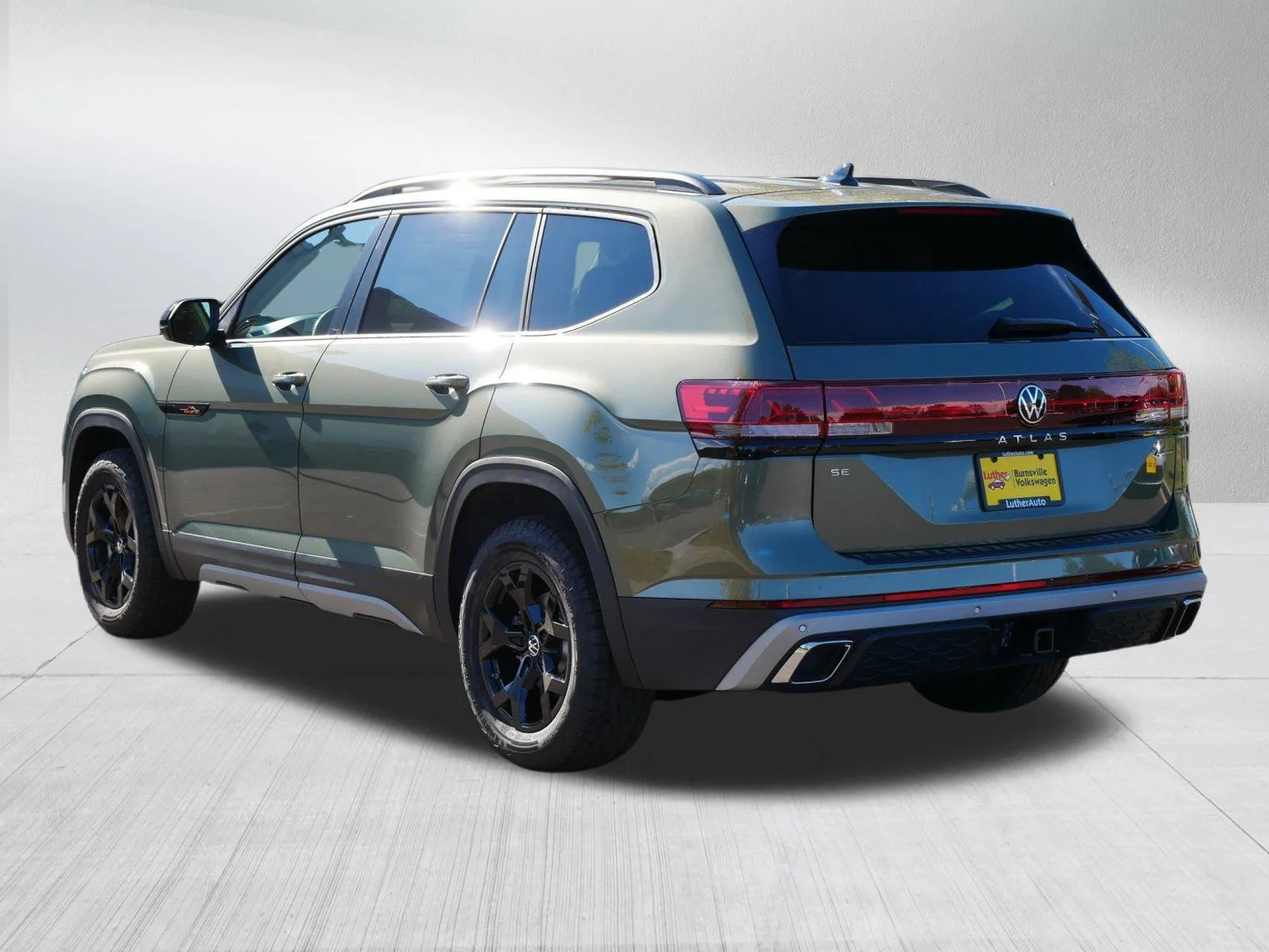 New 2026 Avocado Green Pearl Volkswagen 2.0T Peak Edition image 3